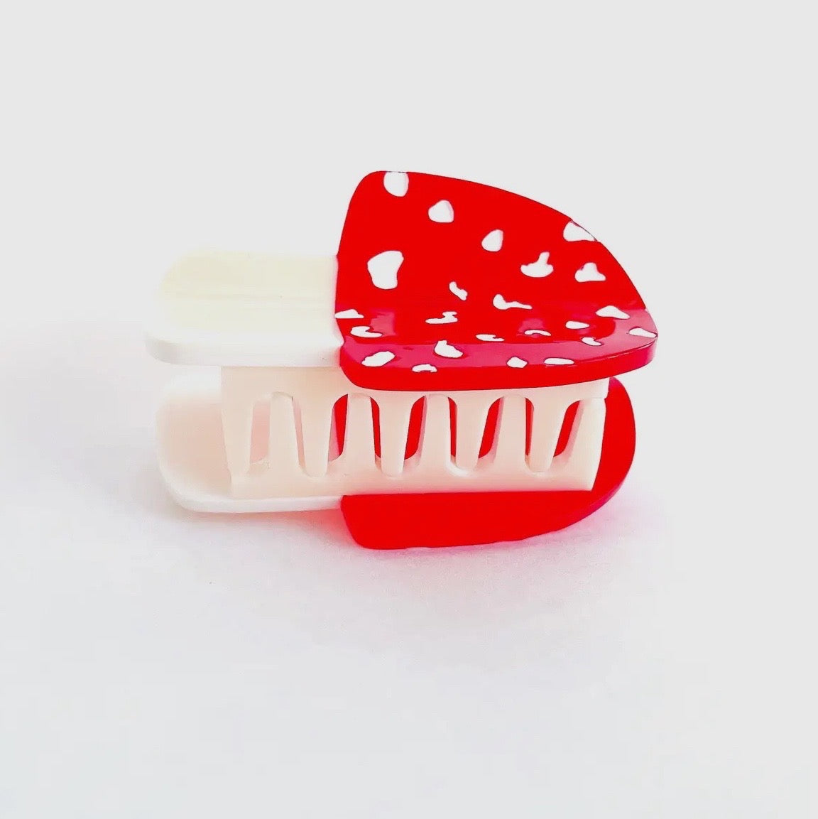 Mini Mushroom Hair Claw